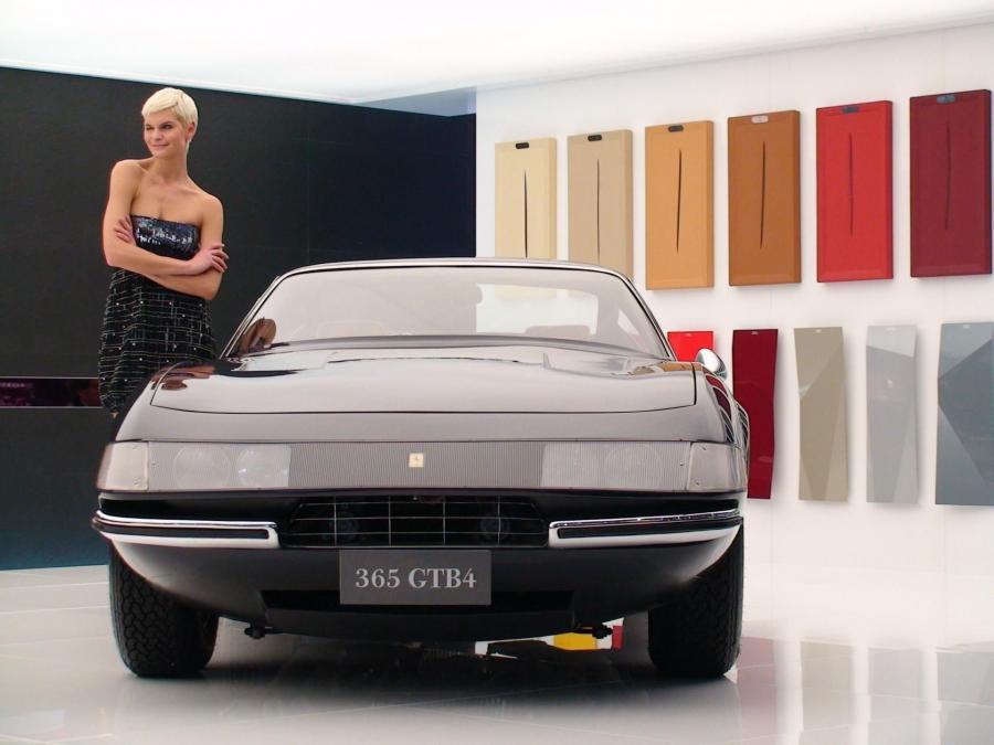 Ferrari 365 GTB/4 1971 года  (фото 10 из 15)